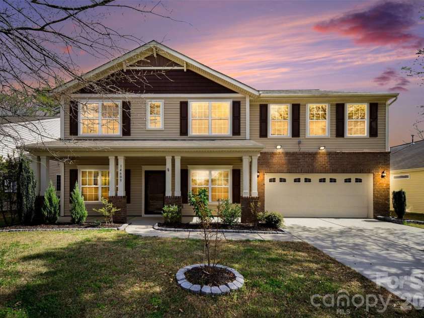 14609 Glenduff Place, Charlotte, NC 28278.  MLS# CAR4365164, YatesRealty ID 10409. 