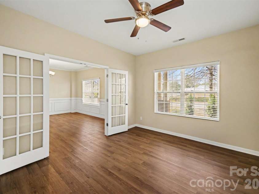 14609 Glenduff Place, Charlotte, NC 28278.  MLS# CAR4365164, YatesRealty ID 10409. 