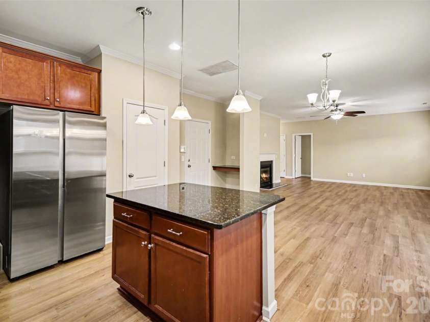 14609 Glenduff Place, Charlotte, NC 28278.  MLS# CAR4365164, YatesRealty ID 10409. 