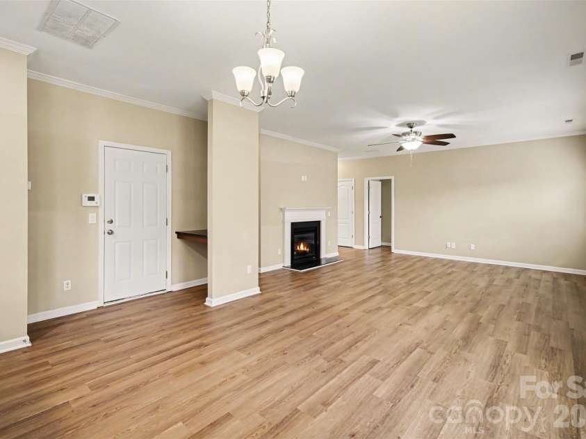14609 Glenduff Place, Charlotte, NC 28278.  MLS# CAR4365164, YatesRealty ID 10409. 