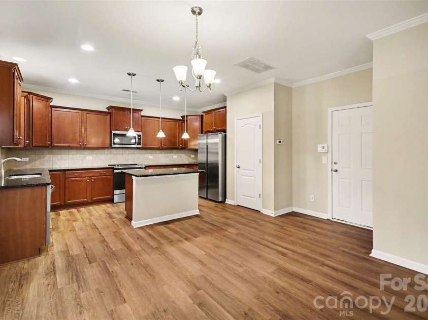 14609 Glenduff Place, Charlotte, NC 28278.  MLS# CAR4365164, YatesRealty ID 10409. 