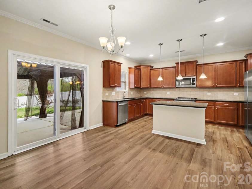 14609 Glenduff Place, Charlotte, NC 28278.  MLS# CAR4365164, YatesRealty ID 10409. 