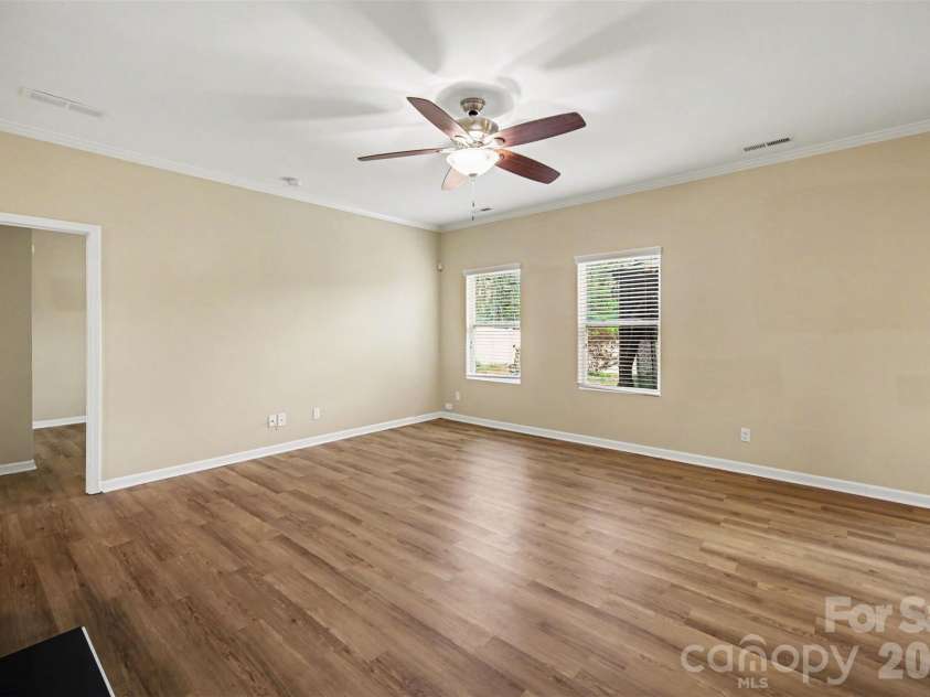 14609 Glenduff Place, Charlotte, NC 28278.  MLS# CAR4365164, YatesRealty ID 10409. 