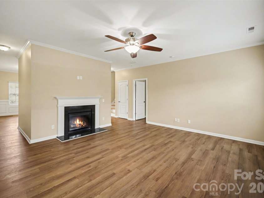 14609 Glenduff Place, Charlotte, NC 28278.  MLS# CAR4365164, YatesRealty ID 10409. 