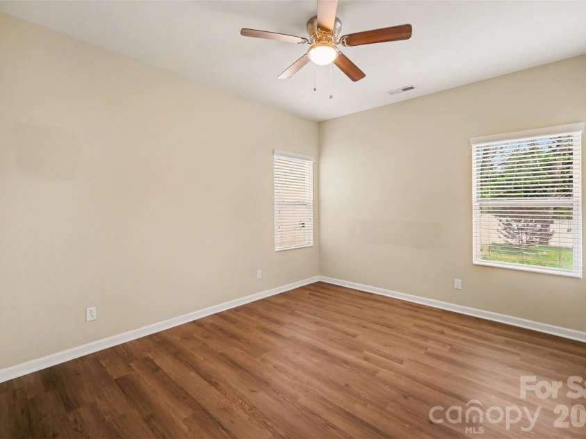 14609 Glenduff Place, Charlotte, NC 28278.  MLS# CAR4365164, YatesRealty ID 10409. 