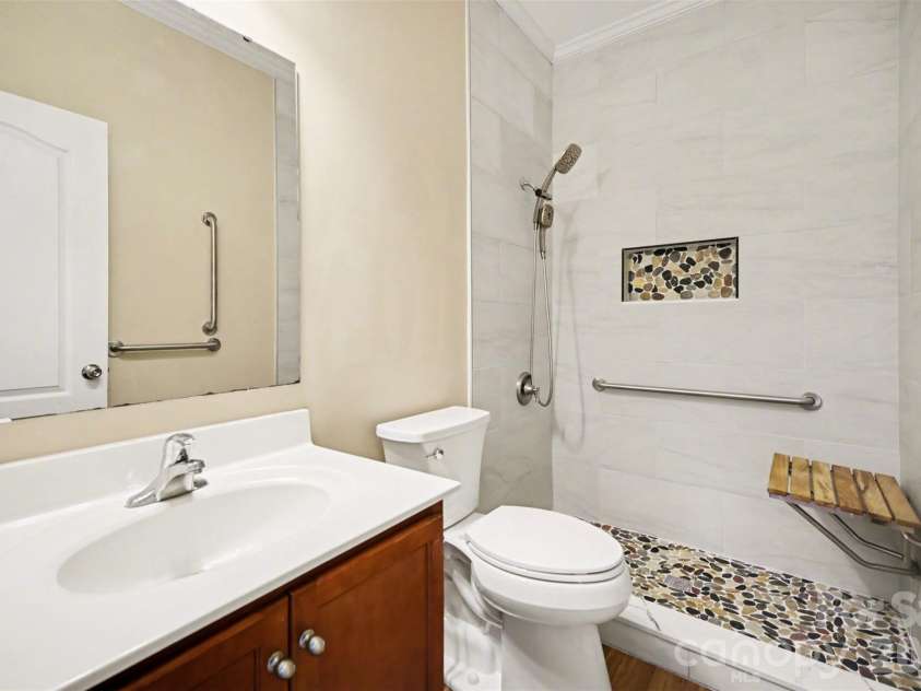 14609 Glenduff Place, Charlotte, NC 28278.  MLS# CAR4365164, YatesRealty ID 10409. 