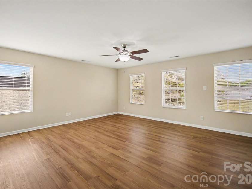 14609 Glenduff Place, Charlotte, NC 28278.  MLS# CAR4365164, YatesRealty ID 10409. 