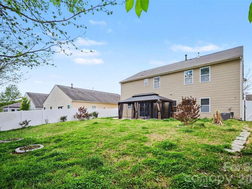14609 Glenduff Place, Charlotte, NC 28278.  MLS# CAR4365164, YatesRealty ID 10409. 