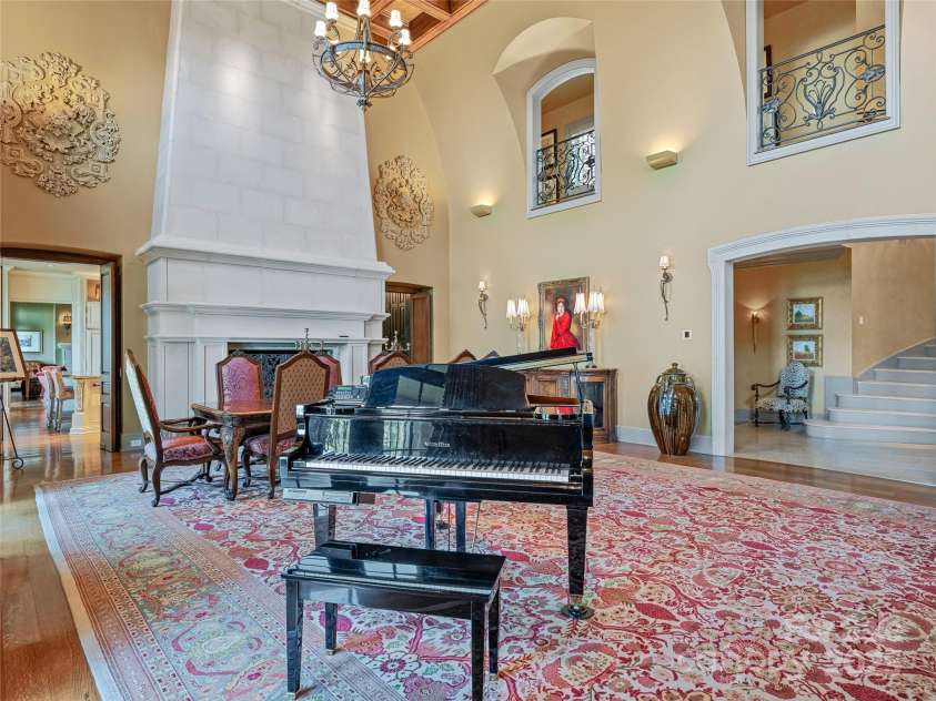 234 Skycliff Drive, Asheville, NC 28804.  MLS# CAR4280892, YatesRealty ID 1041. Grand Piano Facing Formal Dining