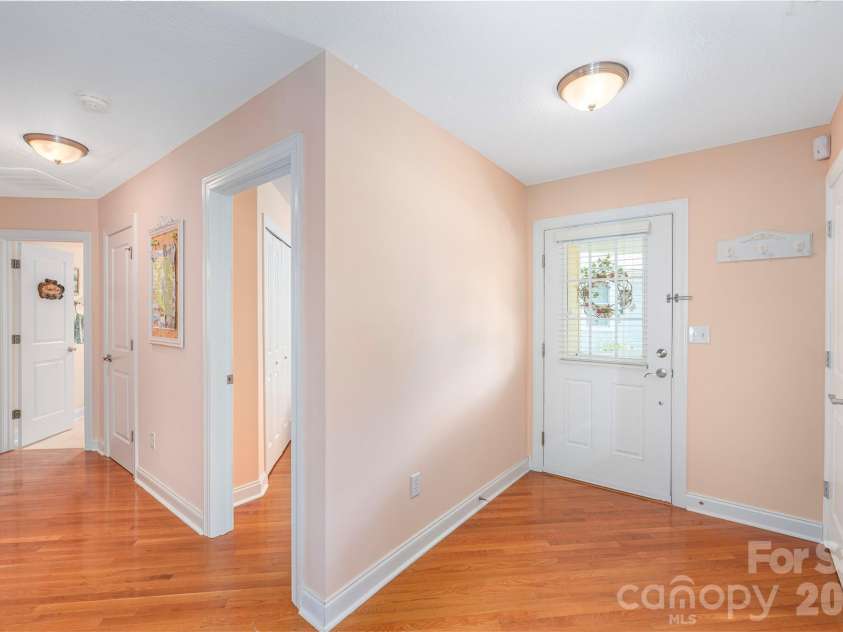 41 Little Fox Lane, Fletcher, NC 28732.  MLS# CAR4335108, YatesRealty ID 1041. 