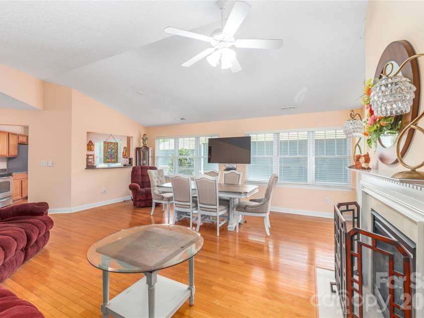41 Little Fox Lane, Fletcher, NC 28732.  MLS# CAR4335108, YatesRealty ID 1041. 