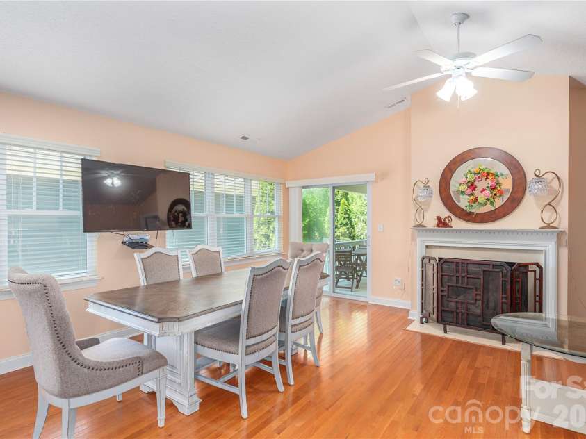 41 Little Fox Lane, Fletcher, NC 28732.  MLS# CAR4335108, YatesRealty ID 1041. 