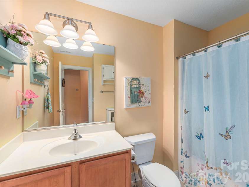 41 Little Fox Lane, Fletcher, NC 28732.  MLS# CAR4335108, YatesRealty ID 1041. 