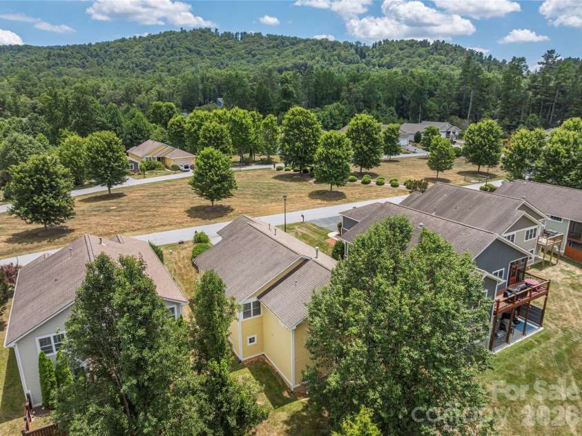 41 Little Fox Lane, Fletcher, NC 28732.  MLS# CAR4335108, YatesRealty ID 1041. 
