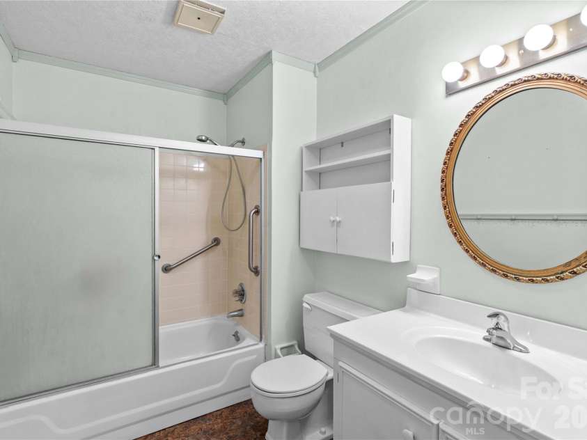 4325 Rosebriar Lane, Winston Salem, NC 27106.  MLS# CAR4367509, YatesRealty ID 10411. 