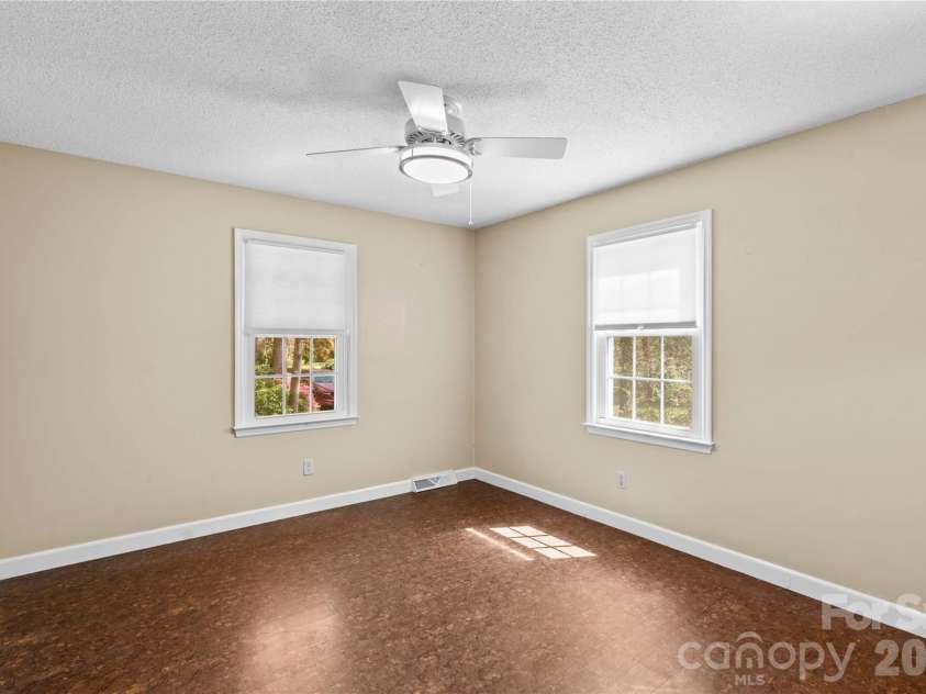 4325 Rosebriar Lane, Winston Salem, NC 27106.  MLS# CAR4367509, YatesRealty ID 10411. 