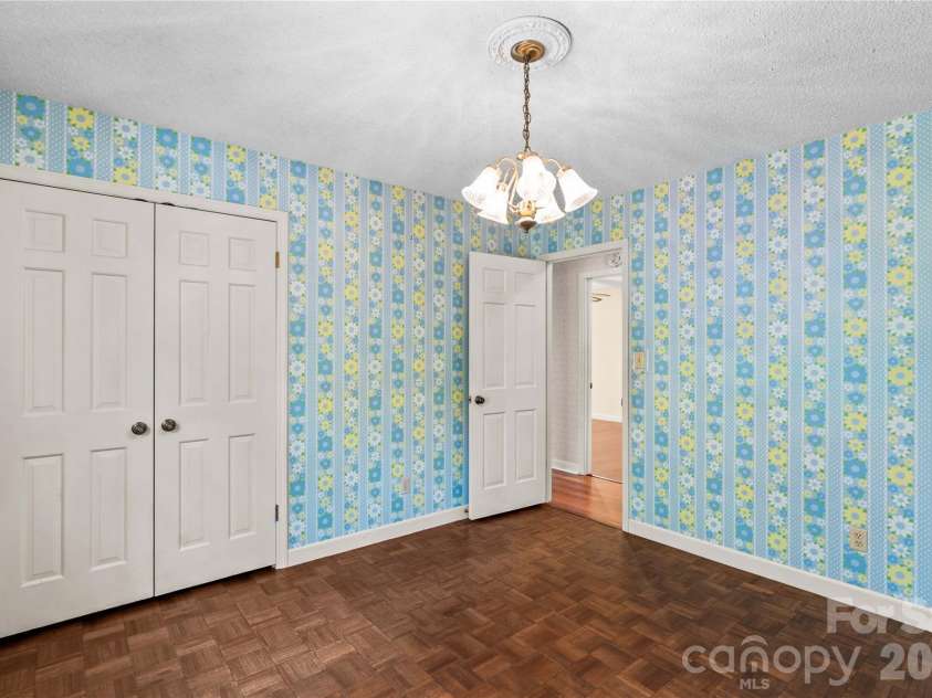 4325 Rosebriar Lane, Winston Salem, NC 27106.  MLS# CAR4367509, YatesRealty ID 10411. 