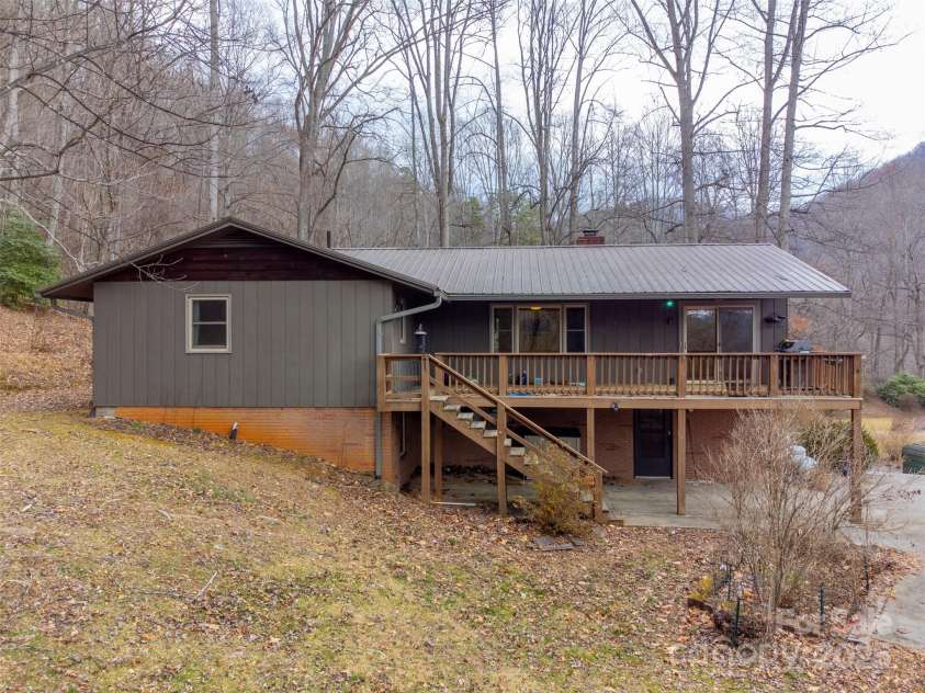 57 Morning Mist Lane, Sylva, NC 28779.  MLS# CAR4219367, YatesRealty ID 10412. 