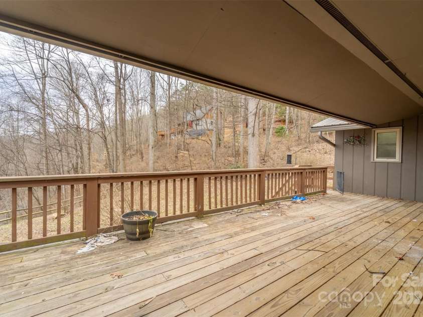 57 Morning Mist Lane, Sylva, NC 28779.  MLS# CAR4219367, YatesRealty ID 10412. 