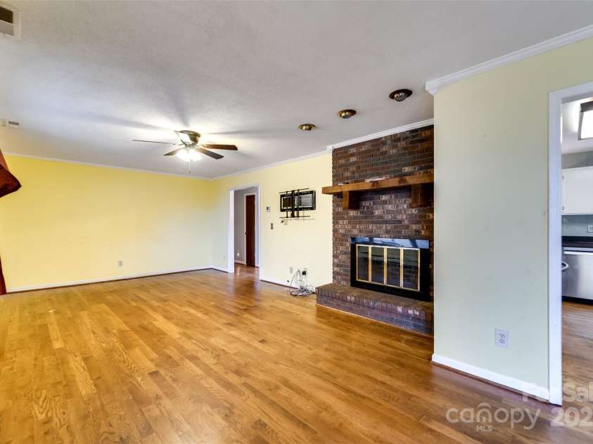 57 Morning Mist Lane, Sylva, NC 28779.  MLS# CAR4219367, YatesRealty ID 10412. 