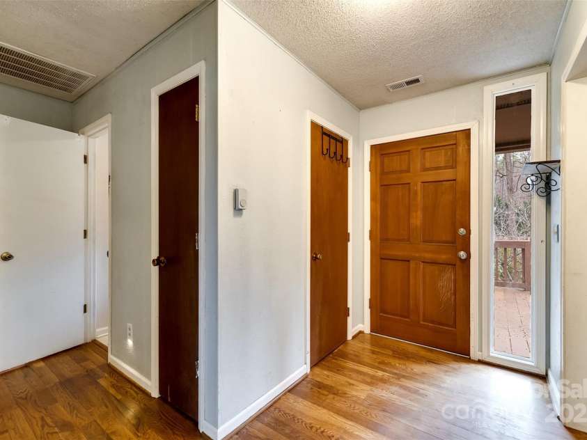 57 Morning Mist Lane, Sylva, NC 28779.  MLS# CAR4219367, YatesRealty ID 10412. 