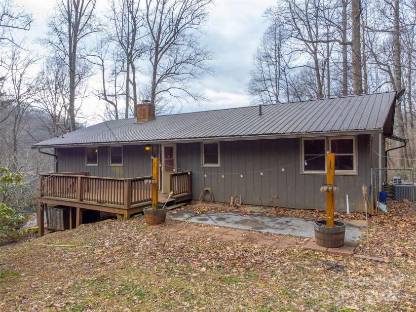 57 Morning Mist Lane, Sylva, NC 28779.  MLS# CAR4219367, YatesRealty ID 10412. 