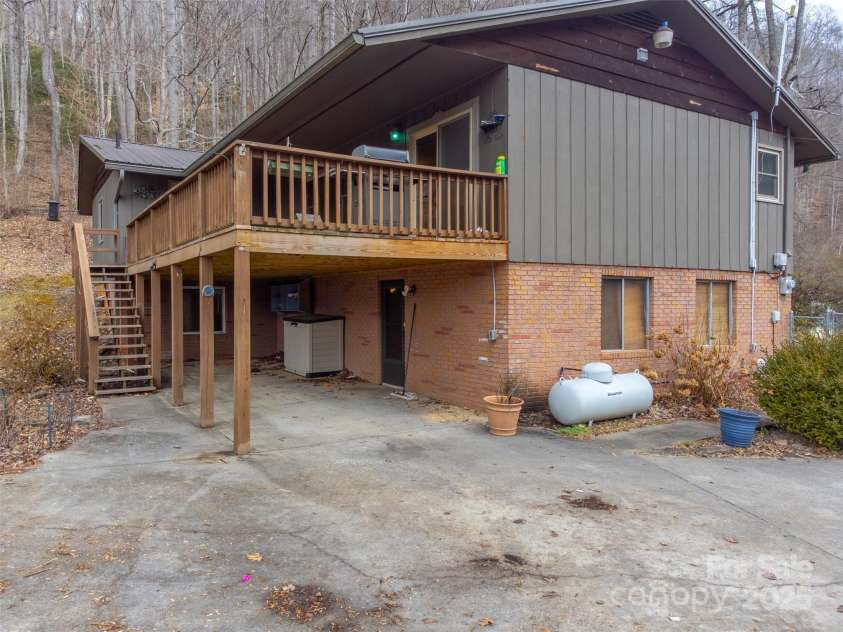 57 Morning Mist Lane, Sylva, NC 28779.  MLS# CAR4219367, YatesRealty ID 10412. 