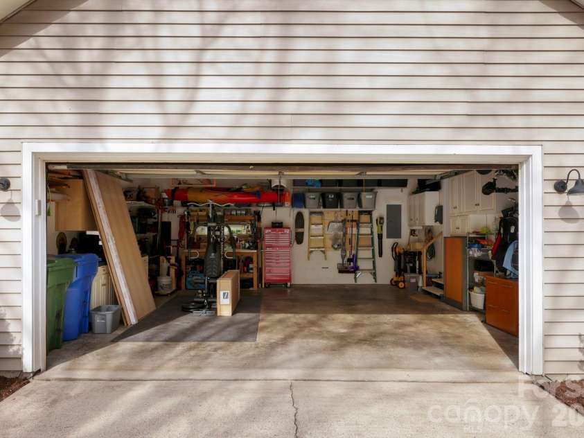 147 Higgins Road, Fletcher, NC 28732.  MLS# CAR4365204, YatesRealty ID 10413. 2 Car Garage