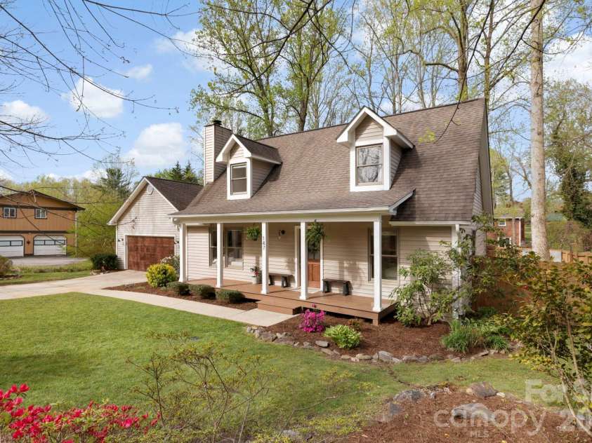 147 Higgins Road, Fletcher, NC 28732.  MLS# CAR4365204, YatesRealty ID 10413. 