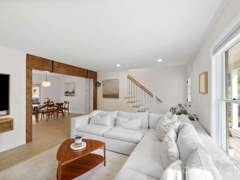 147 Higgins Road, Fletcher, NC 28732.  MLS# CAR4365204, YatesRealty ID 10413. 