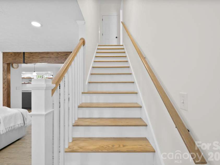 147 Higgins Road, Fletcher, NC 28732.  MLS# CAR4365204, YatesRealty ID 10413. 