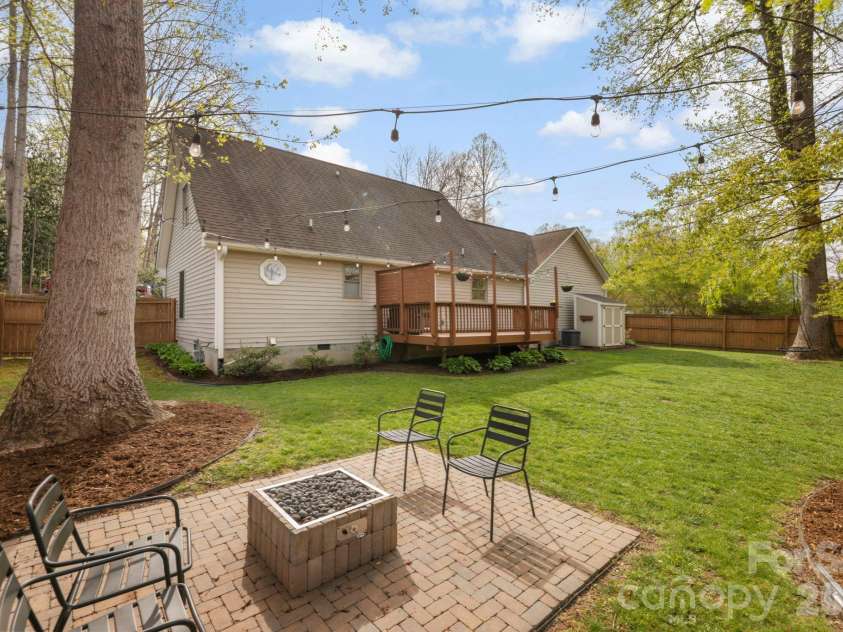 147 Higgins Road, Fletcher, NC 28732.  MLS# CAR4365204, YatesRealty ID 10413. Gas Fire Pit