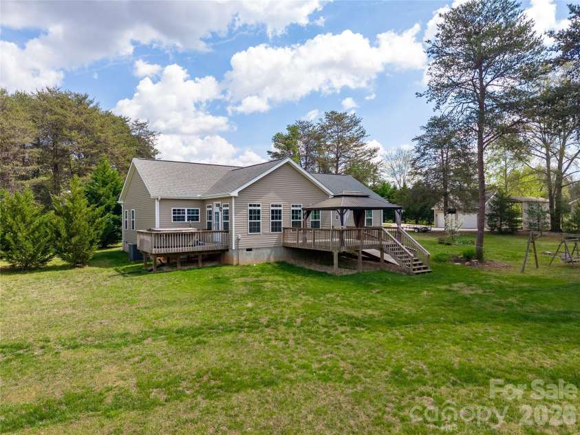 2500 Blackstock Road, Landrum, SC 29356.  MLS# CAR4367962, YatesRealty ID 10414. 