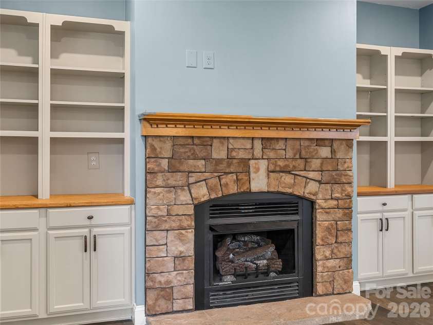 2500 Blackstock Road, Landrum, SC 29356.  MLS# CAR4367962, YatesRealty ID 10414. 
