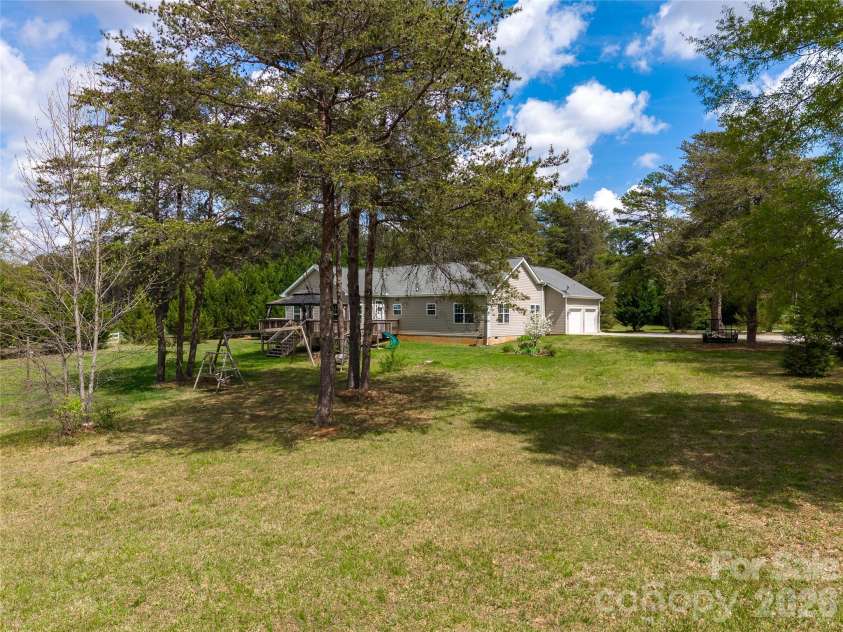 2500 Blackstock Road, Landrum, SC 29356.  MLS# CAR4367962, YatesRealty ID 10414. 
