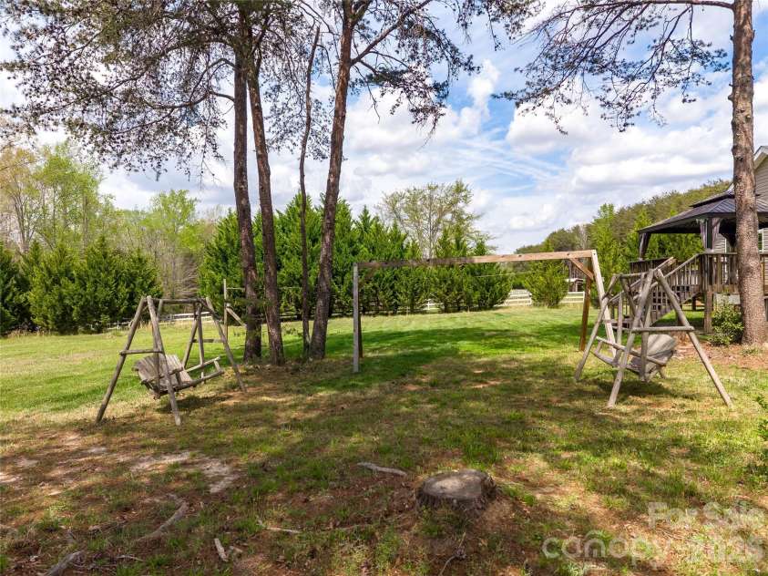 2500 Blackstock Road, Landrum, SC 29356.  MLS# CAR4367962, YatesRealty ID 10414. 