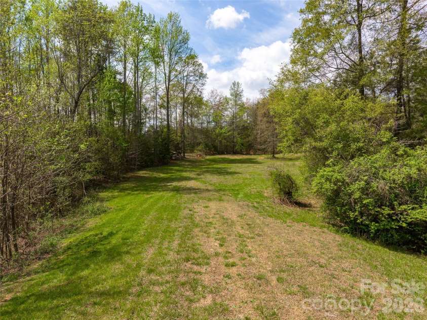 2500 Blackstock Road, Landrum, SC 29356.  MLS# CAR4367962, YatesRealty ID 10414. 