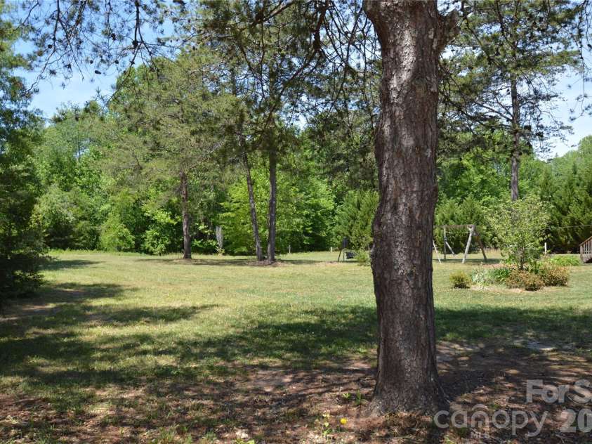 2500 Blackstock Road, Landrum, SC 29356.  MLS# CAR4367962, YatesRealty ID 10414. 