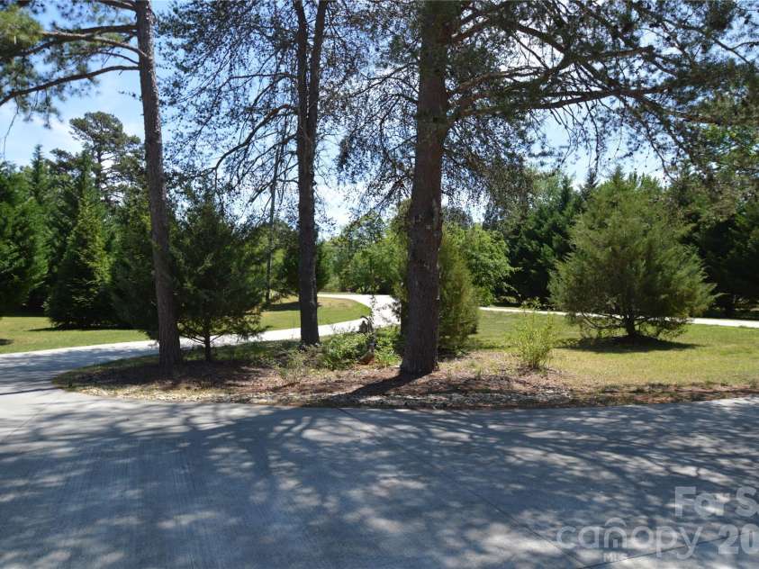 2500 Blackstock Road, Landrum, SC 29356.  MLS# CAR4367962, YatesRealty ID 10414. 