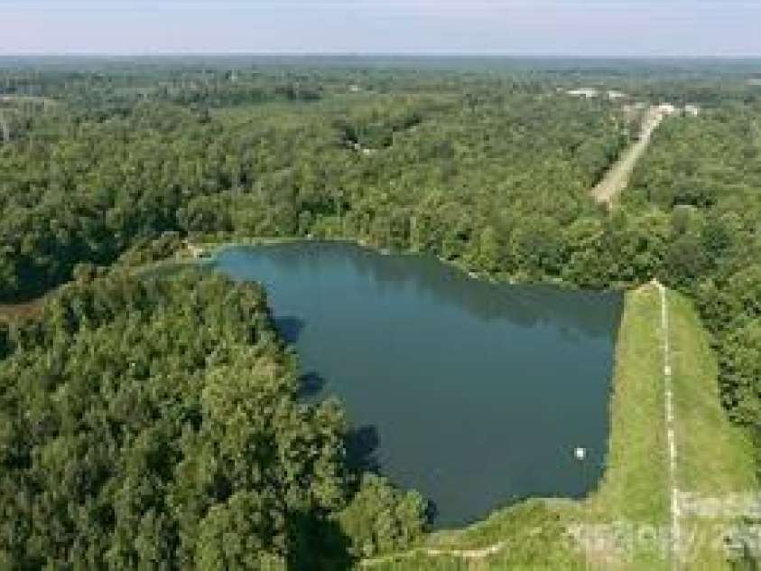 236 Mountain Island Drive, Statesville, NC 28677.  MLS# CAR4261234, YatesRealty ID 10418. Community Lake