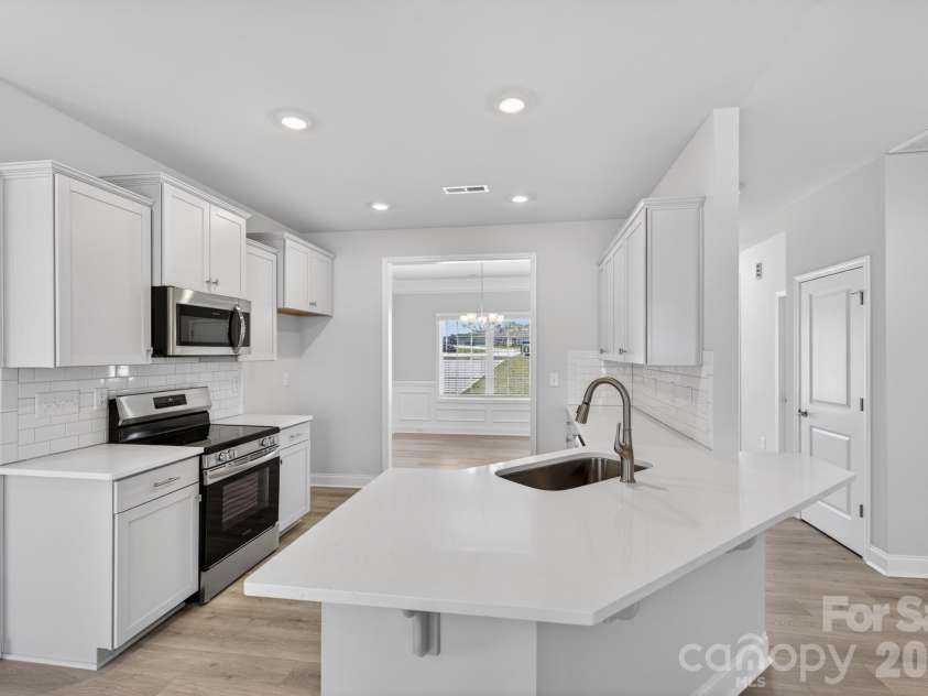 236 Mountain Island Drive, Statesville, NC 28677.  MLS# CAR4261234, YatesRealty ID 10418. Kitchen