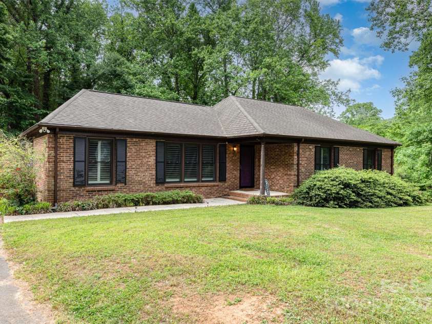 4813 Carving Tree Drive, Mint Hill, NC 28227.  MLS# CAR4244897, YatesRealty ID 10418. 