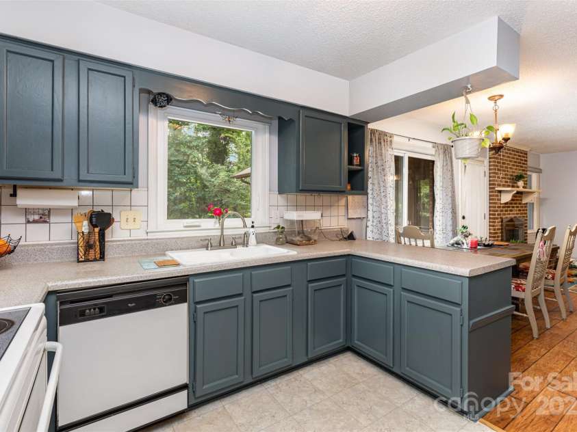 4813 Carving Tree Drive, Mint Hill, NC 28227.  MLS# CAR4244897, YatesRealty ID 10418. 