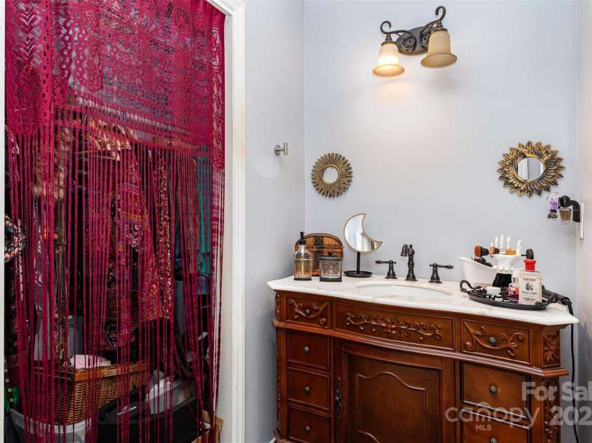 4813 Carving Tree Drive, Mint Hill, NC 28227.  MLS# CAR4244897, YatesRealty ID 10418. 