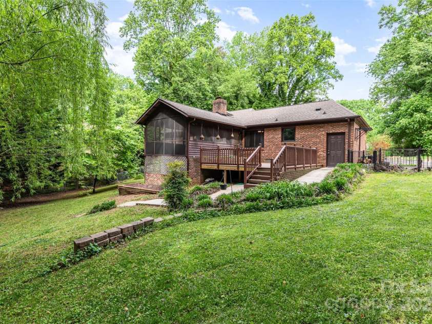 4813 Carving Tree Drive, Mint Hill, NC 28227.  MLS# CAR4244897, YatesRealty ID 10418. 