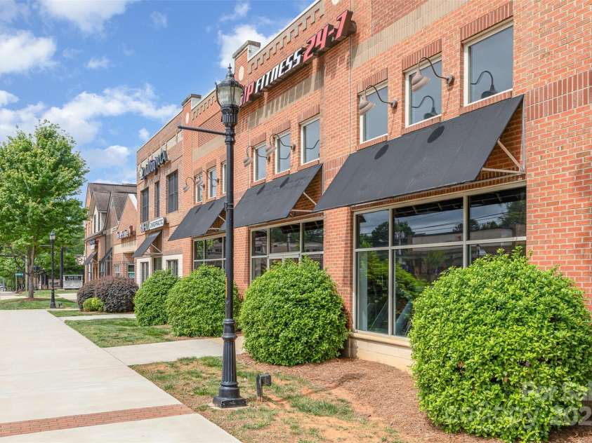 4813 Carving Tree Drive, Mint Hill, NC 28227.  MLS# CAR4244897, YatesRealty ID 10418. 