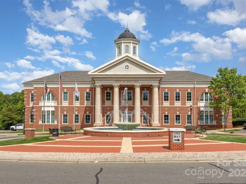 4813 Carving Tree Drive, Mint Hill, NC 28227.  MLS# CAR4244897, YatesRealty ID 10418. 