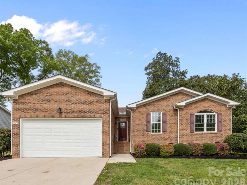 3029 Fallswood Drive, Gastonia, NC 28052.  MLS# CAR4363537, YatesRealty ID 10419. 