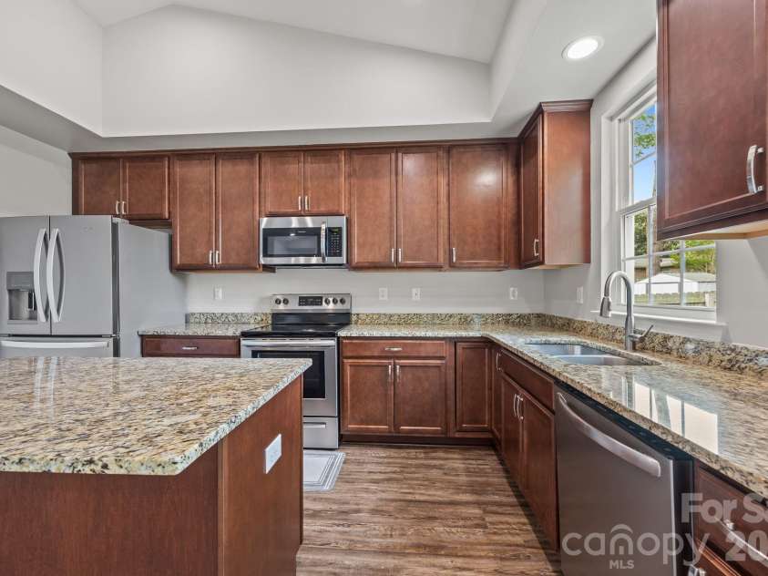 3029 Fallswood Drive, Gastonia, NC 28052.  MLS# CAR4363537, YatesRealty ID 10419. 