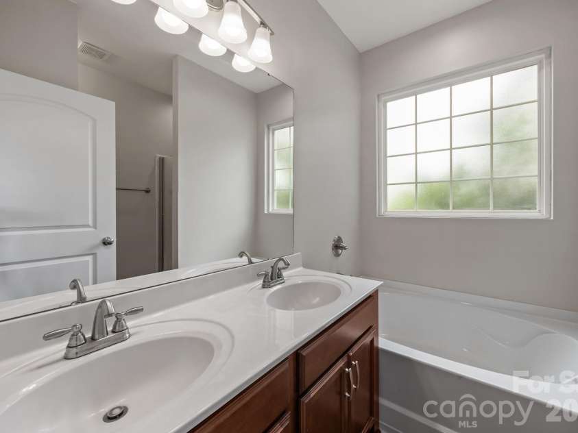 3029 Fallswood Drive, Gastonia, NC 28052.  MLS# CAR4363537, YatesRealty ID 10419. 